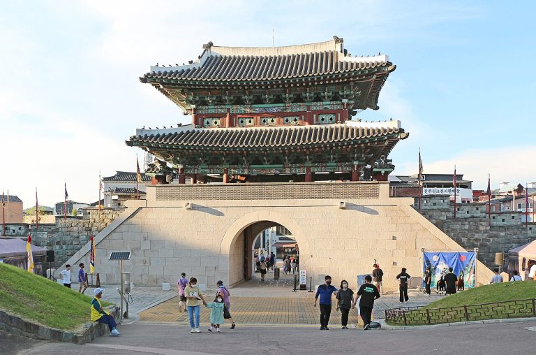 진주성 공북문 전경